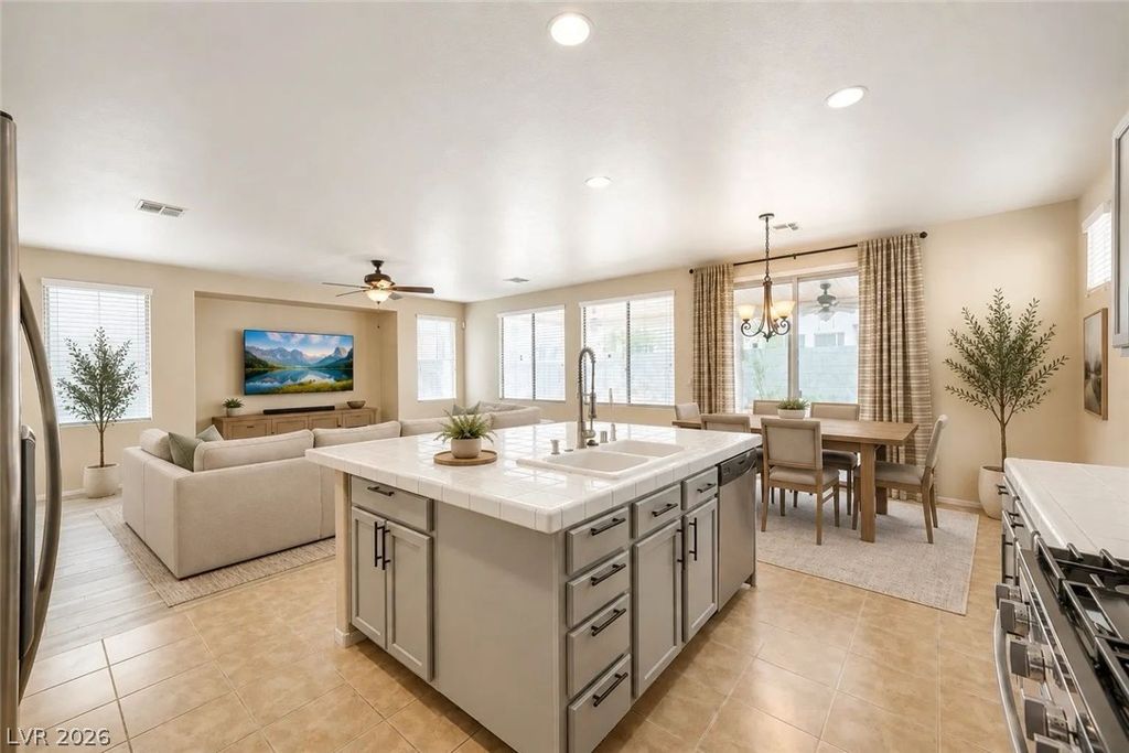 6692 Chariots Path Court, Las Vegas, NV 89142 — photo 5