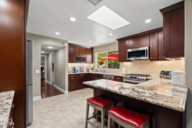 577 Corte Aguacate, Camarillo, CA 93010