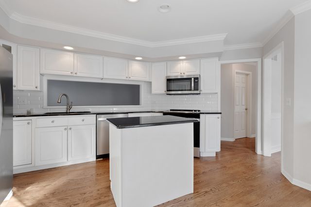 14707 Hollow Tree Road, Orland Park, IL 60462