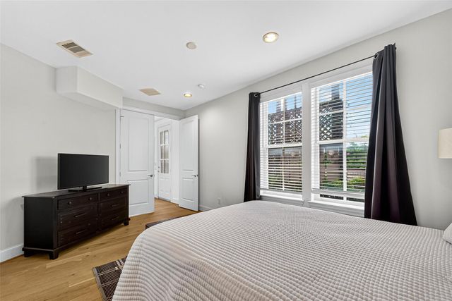 6240 Kansas Street, Houston, TX 77007