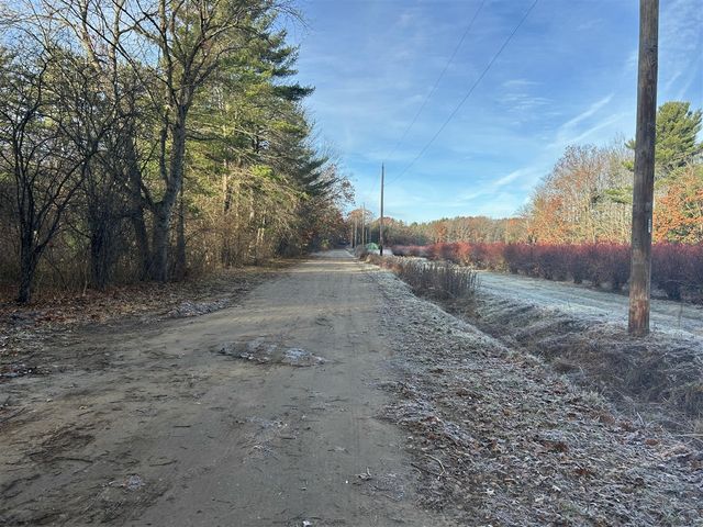 18651 W Spring Lake Road, Spring Lake, MI 49456