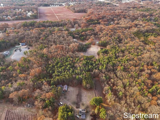 18651 W Spring Lake Road, Spring Lake, MI 49456