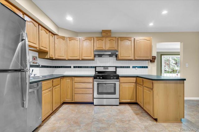 778 Troywood Drive, Troy, MI 48083