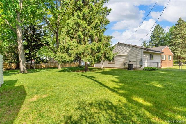 778 Troywood Drive, Troy, MI 48083