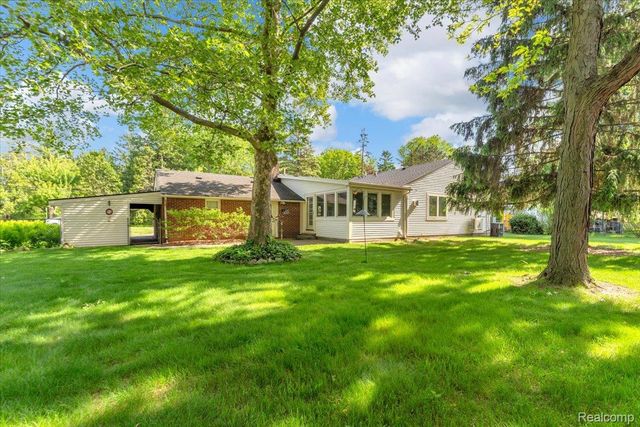 778 Troywood Drive, Troy, MI 48083