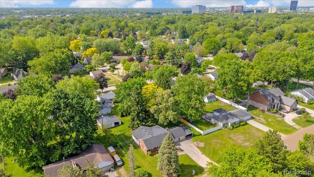 778 Troywood Drive, Troy, MI 48083