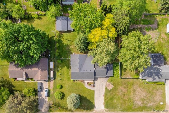778 Troywood Drive, Troy, MI 48083