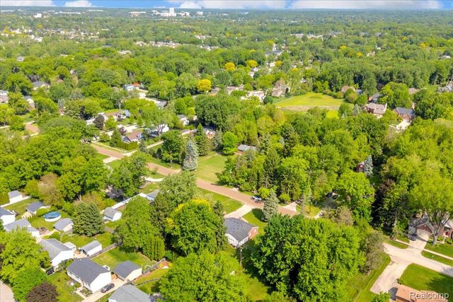 778 Troywood Drive, Troy, MI 48083