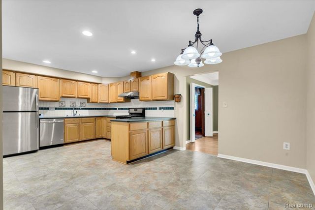 778 Troywood Drive, Troy, MI 48083