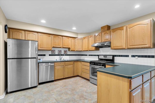 778 Troywood Drive, Troy, MI 48083