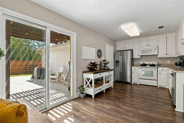 911 Rolling Brook Lane, Coppell, TX 75019