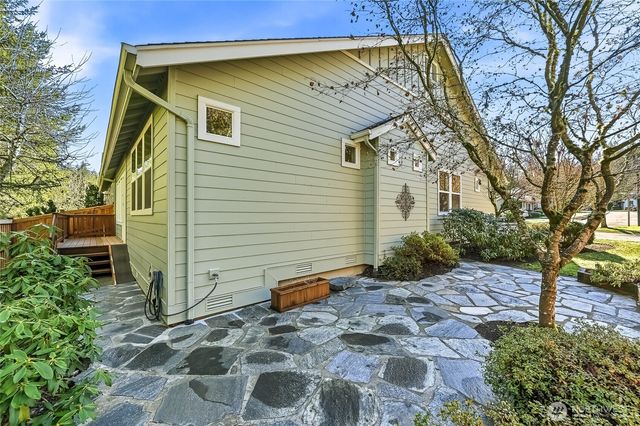 22818 NE 132nd Place, Redmond, WA 98053