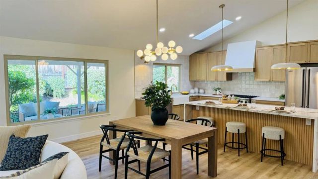 17523 Plaza Marlena, San Diego, CA 92128