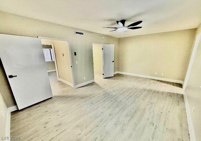 2631 Aracatuba Avenue, Las Vegas, NV 89121