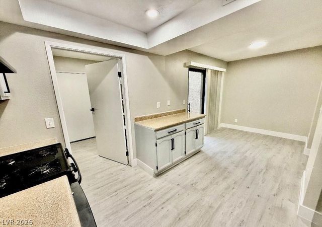 2631 Aracatuba Avenue, Las Vegas, NV 89121