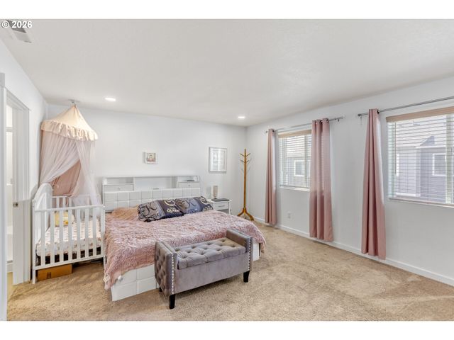 825 S 23RD Ave, Cornelius, OR 97113