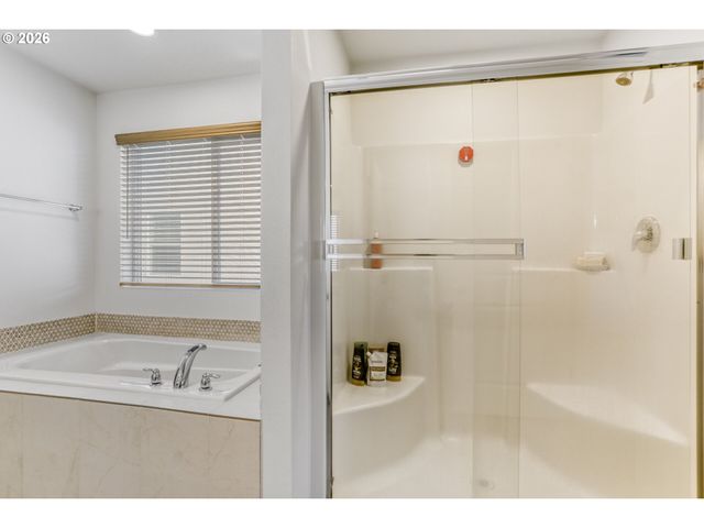 825 S 23RD Ave, Cornelius, OR 97113