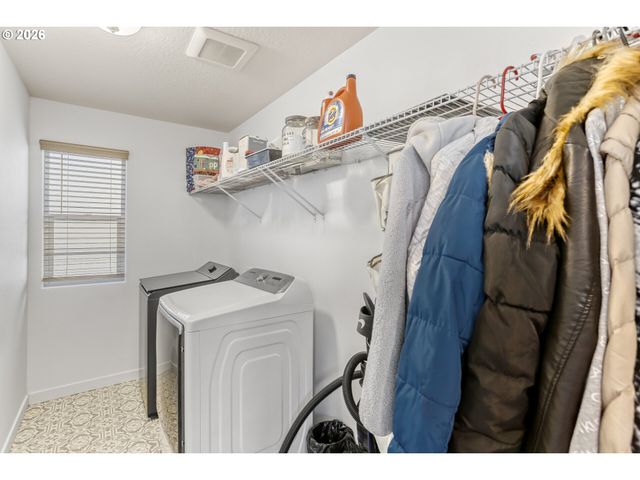 825 S 23RD Ave, Cornelius, OR 97113