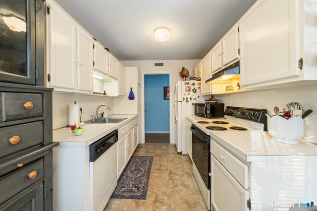 519 Heritage Village D, Southbury, CT 06488