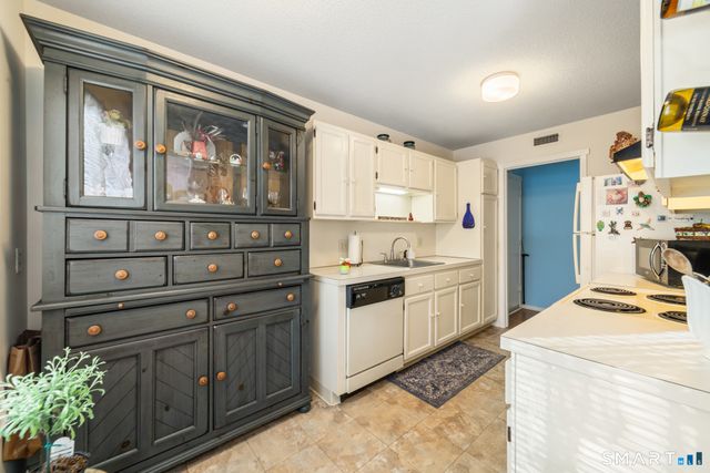 519 Heritage Village D, Southbury, CT 06488