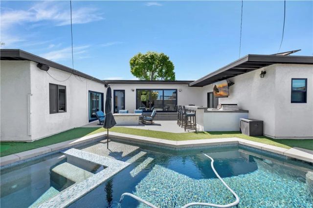 2916 Charlemagne Avenue, Long Beach, CA 90815