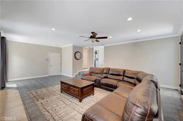 2916 Charlemagne Avenue, Long Beach, CA 90815