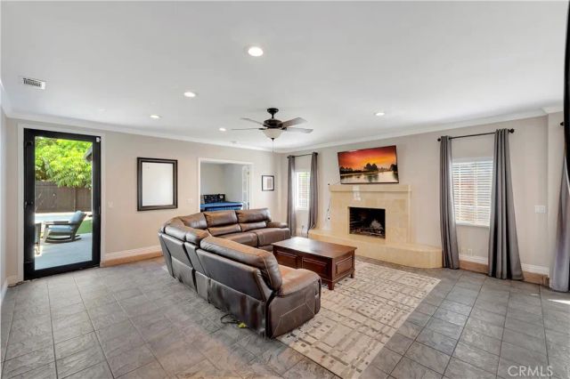 2916 Charlemagne Avenue, Long Beach, CA 90815
