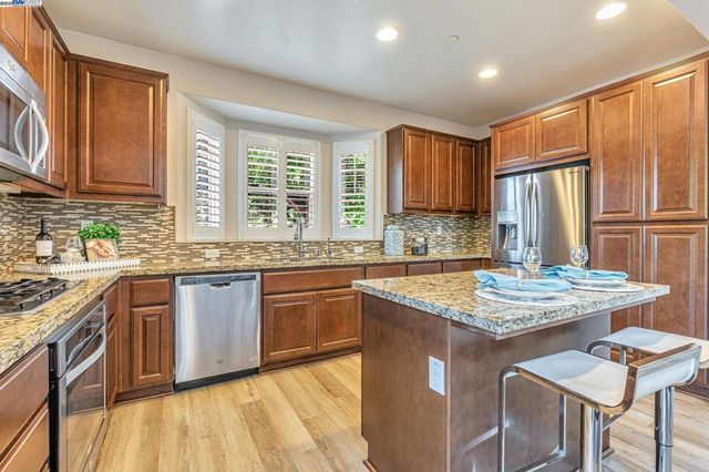 5801 Flora Cmn, Livermore, CA 94551