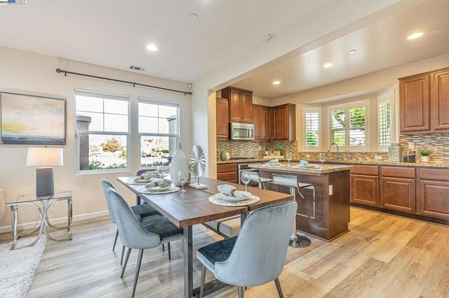 5801 Flora Cmn, Livermore, CA 94551