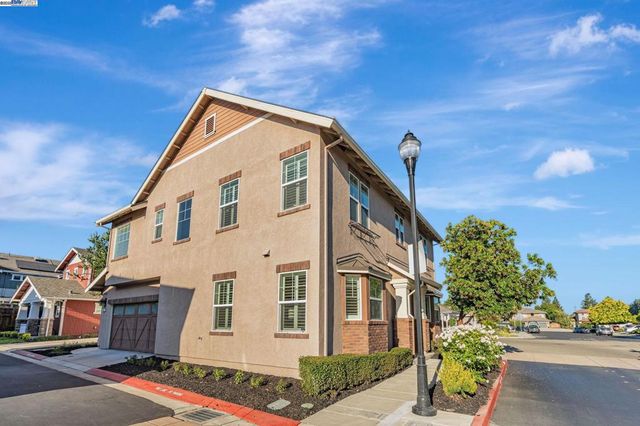 5801 Flora Cmn, Livermore, CA 94551