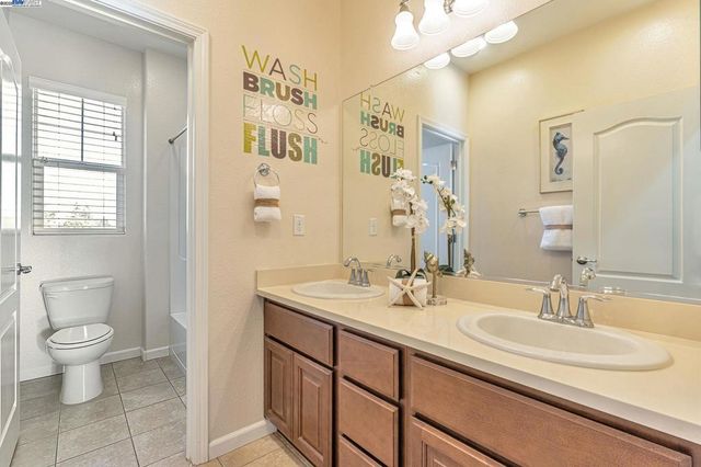 5801 Flora Cmn, Livermore, CA 94551