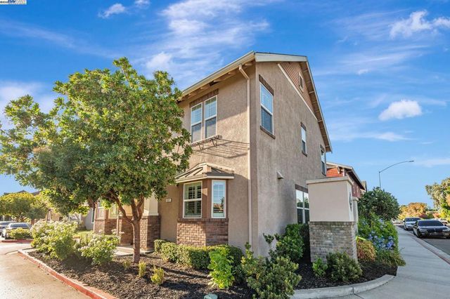 5801 Flora Cmn, Livermore, CA 94551