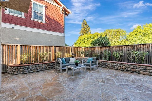 5801 Flora Cmn, Livermore, CA 94551