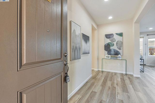 5801 Flora Cmn, Livermore, CA 94551