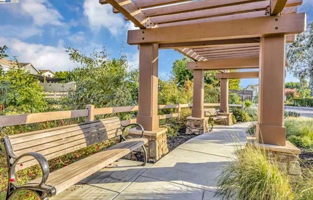 5801 Flora Cmn, Livermore, CA 94551