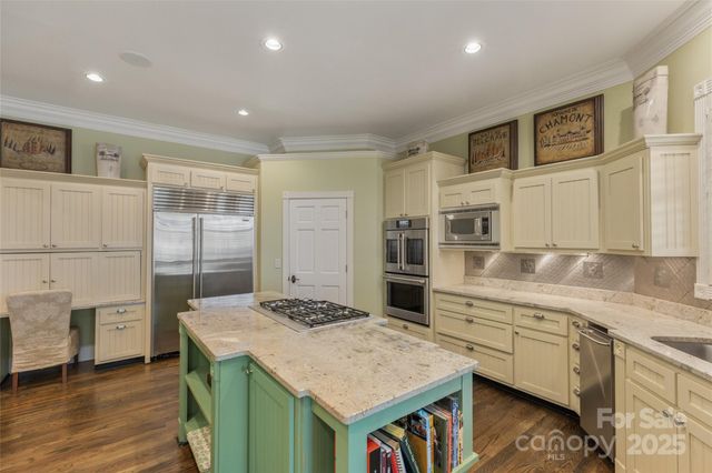 250 N Big Bear Road, Highlands, NC 28741