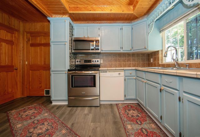 1043 Independence Avenue, Waterloo, IA 50703