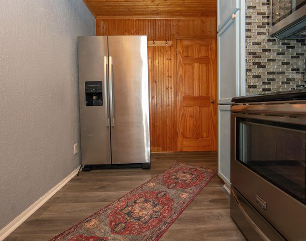 1043 Independence Avenue, Waterloo, IA 50703