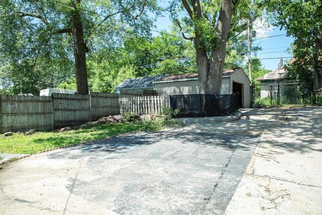 1043 Independence Avenue, Waterloo, IA 50703