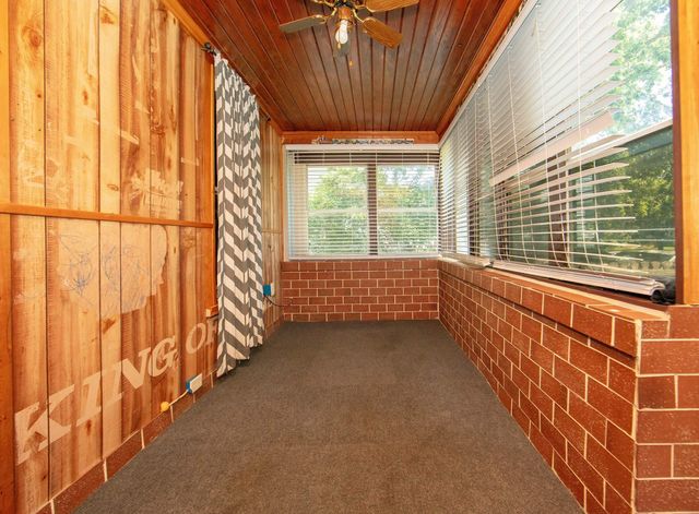 1043 Independence Avenue, Waterloo, IA 50703