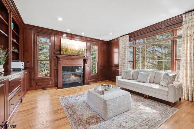 55 DEER RUN, Watchung Boro, NJ 07069