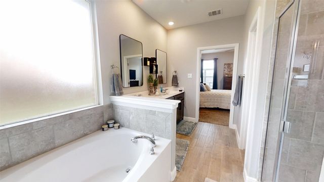 1624 Omaha Drive, Granbury, TX 76049