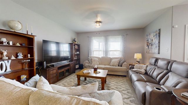 1624 Omaha Drive, Granbury, TX 76049