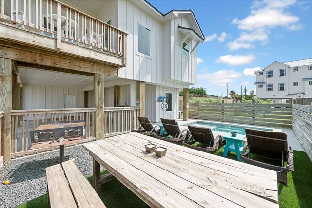 524 S 12th St F, Port Aransas, TX 78373