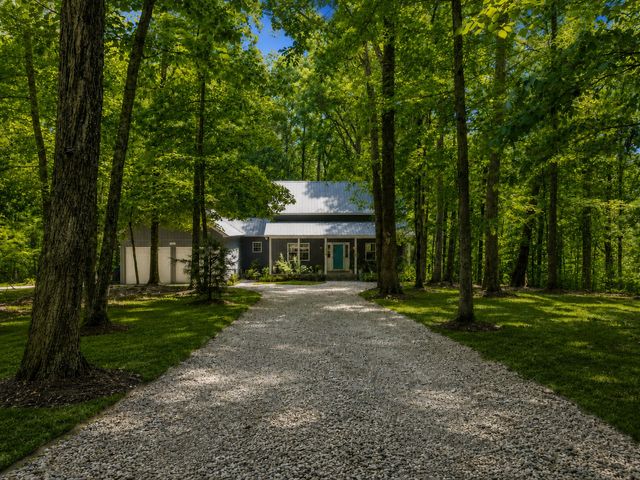 107 Timber Run Trl, Pegram, TN 37143