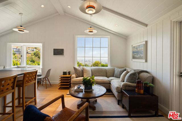 8836 Evanview Drive, West Hollywood, CA 90069