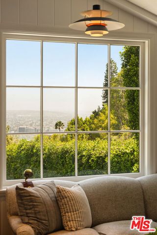 8836 Evanview Drive, West Hollywood, CA 90069