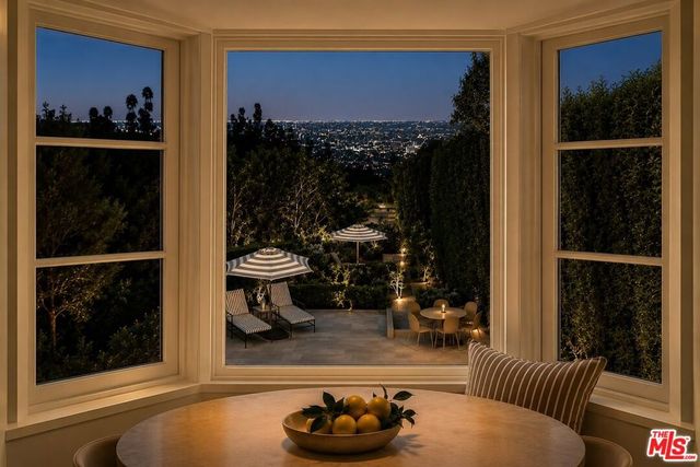 8836 Evanview Drive, West Hollywood, CA 90069