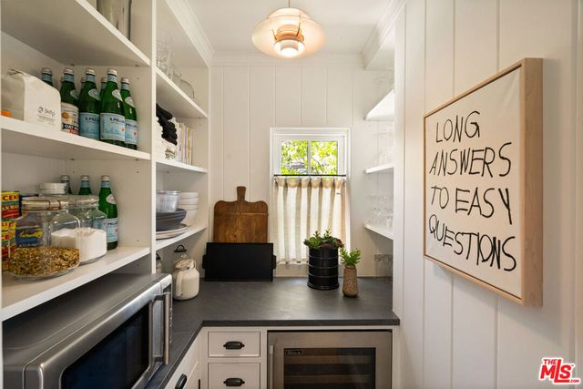 8836 Evanview Drive, West Hollywood, CA 90069