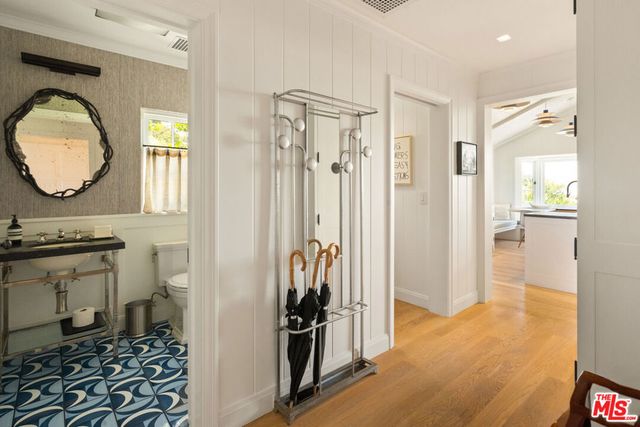 8836 Evanview Drive, West Hollywood, CA 90069